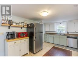 Bath (# pieces 1-6) - 4168 Highway 1, South Berwick, NS B0P1E0 Photo 3