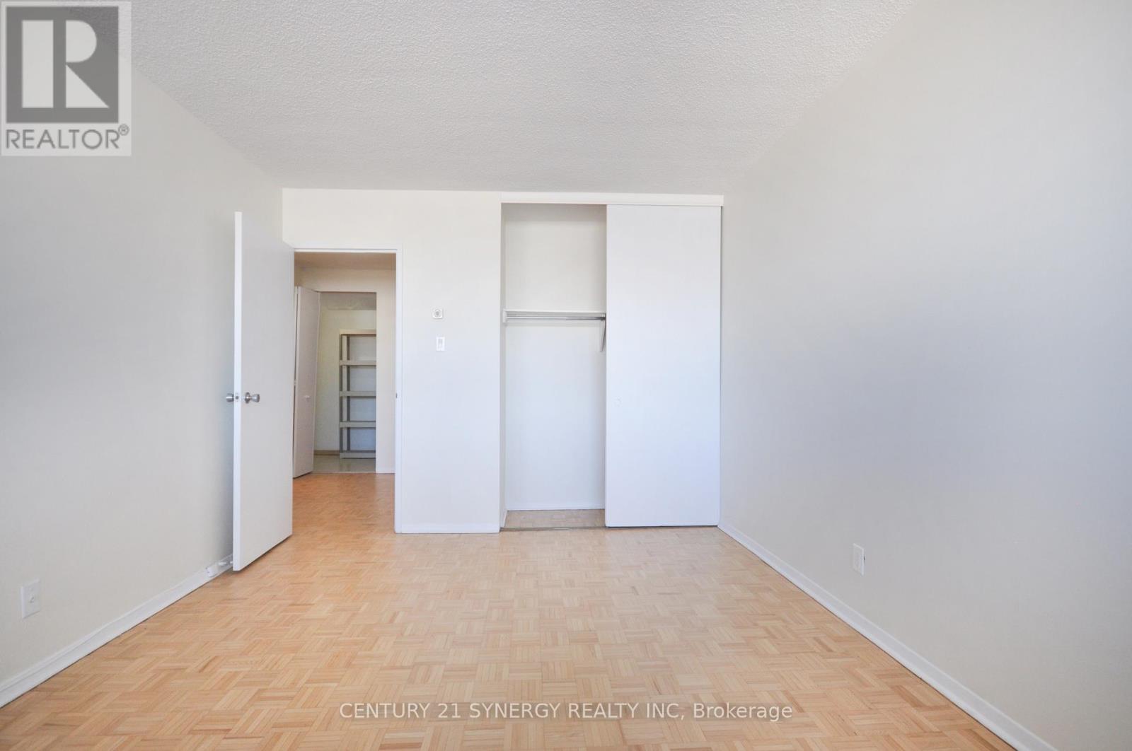 631 515 St Laurent Boulevard