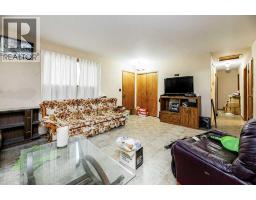 Living room - 4804 Broadway Avenue, Blackfalds, AB T0M0J0 Photo 5