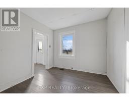 Primary Bedroom - 8184 26 Highway, Clearview, ON L0M1S0 Photo 4