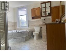 Family room - 5440 Yonge Street, Innisfil, ON L0L1R0 Photo 3