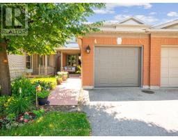 Living room - 4 Greengrove Way, Whitby, ON L1R2N4 Photo 2