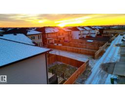 Family room - 17450 80 St Nw, Edmonton, AB T5Z0R7 Photo 4