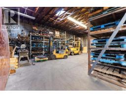 2320 Mccullough Rd, Nanaimo, BC V9S4N2 Photo 2