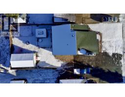 Laundry room - 215 Peace River Crescent, Tumbler Ridge, BC V0C2W0 Photo 3