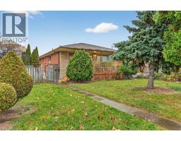 Bedroom - 255 Highway 8, Hamilton, ON L8G1E4 Photo 4