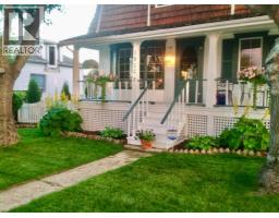 Living room - 10123 Churchill Drive, Lac La Biche, AB T0A2C0 Photo 4