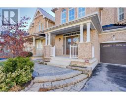 Kitchen - 15 Ross Shiner Lane, Whitchurchstouffville, ON L4A0V5 Photo 2
