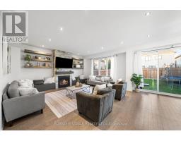 Living room - 15 Larkin Lane, Clarington, ON L1C4A7 Photo 3