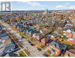 Kitchen - 28 Cayuga Street, Brantford, ON N3S1W5 Photo 4