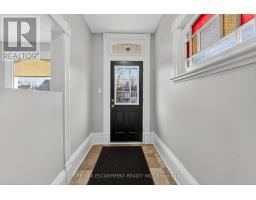 Primary Bedroom - 28 Cayuga Street, Brantford, ON N3S1W5 Photo 5