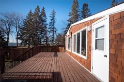 221 Lake Avenue, Oak Lake Beach, MB R0M1P0 Photo 2