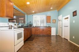 221 Lake Avenue, Oak Lake Beach, MB R0M1P0 Photo 5