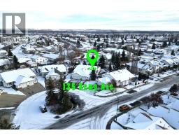 Living room - 135 Kemp Avenue, Red Deer, AB T4P3P6 Photo 3