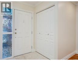 Den - 803 75 Songhees Rd, Victoria, BC V9A7M5 Photo 2