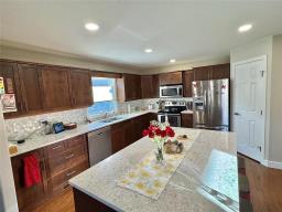 Primary Bedroom - 9 559 Greenwood Drive, Morden, MB R6M0B3 Photo 4