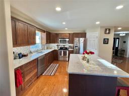 Bedroom - 9 559 Greenwood Drive, Morden, MB R6M0B3 Photo 5