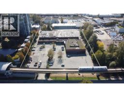 5502 Lougheed Highway, Burnaby, BC V5B2Z8 Photo 2