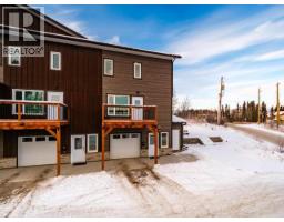 Living room - 1 1805 Dogwood Street, Whitehorse,  Y1A4A1 Photo 2