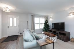 Kitchen - 116 Imperial Crescent, Steinbach, MB R5G2T7 Photo 3