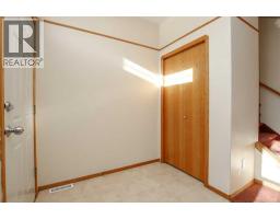 Kitchen - 25 Adams Close, Red Deer, AB T4R2W4 Photo 3