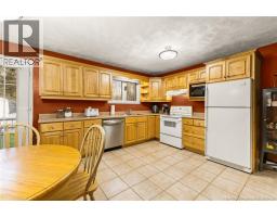 Family room - 235 Pascal, Dieppe, NB E1A2C8 Photo 4