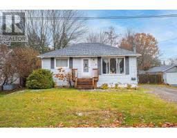 Living room - 9 Market St, Sault Ste Marie, ON P6A4S9 Photo 2
