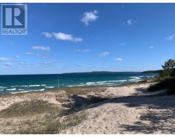 Dining room - 6 Mkwa Miikaans Lane, Christian Island 30, ON L9M0A9 Photo 5