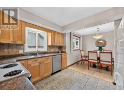 Living room - 3 Donalda Court, St Catharines, ON L2M7E7 Photo 5