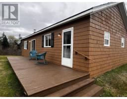 Den - 13611 316 Highway, Isaacs Harbour North, NS B0H1S0 Photo 4