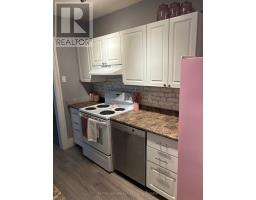 Dining room - 5011 Fifth Avenue, Niagara Falls, ON L2E4S6 Photo 2