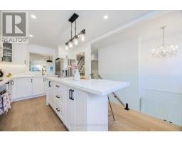 Kitchen - 129 Confederation Way, Markham, ON L3T5R4 Photo 3