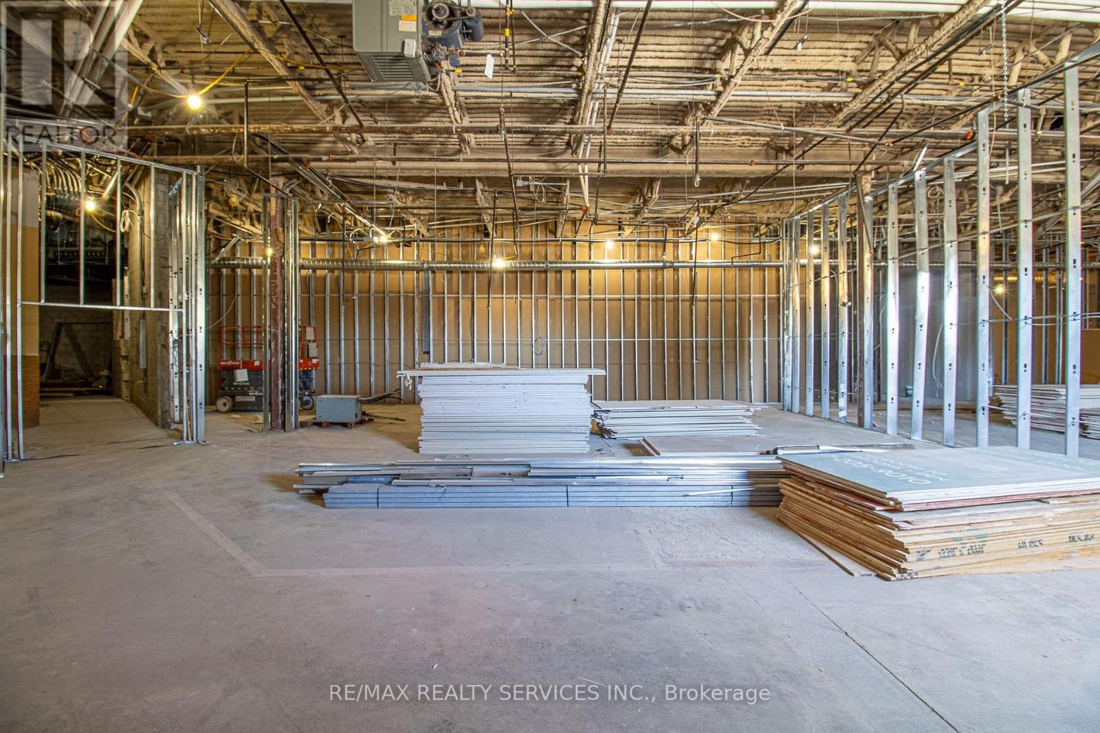 20 30 Dean Park Road