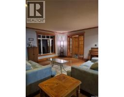 3pc Bathroom - 1809 Third Street, Estevan, SK S4A0T1 Photo 5