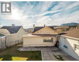 Den - 8109 16 Avenue, Coleman, AB T0K0M0 Photo 3