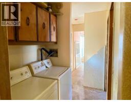 Kitchen - 19 8425 Highway 101, Powell River, BC  Photo 2