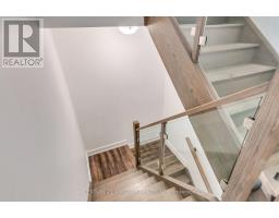 Living room - Upper 590 Rapids Lane, Mississauga, ON L5G0A9 Photo 3