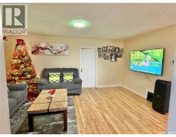 Foyer - 205 1st Street E, Spiritwood, SK S0J2M0 Photo 3