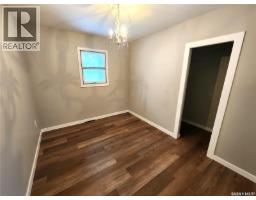 Living room - 1533 Young Street, Estevan, SK S4A0J5 Photo 2