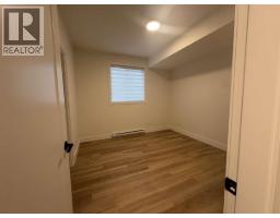 Kitchen - 2140 Montenegro Drive, Kelowna, BC V1P0B2 Photo 5