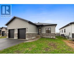 Kitchen - 454 Arora Crescent, North Dundas, ON K0C2K0 Photo 2