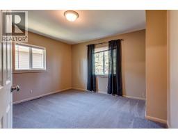 Living room - 25 320 7 Avenue Ne, Three Hills, AB T0M2A0 Photo 3