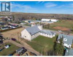 214 Bruce Avenue, Carbon, AB T0M0L0 Photo 3