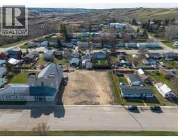 214 Bruce Avenue, Carbon, AB T0M0L0 Photo 2