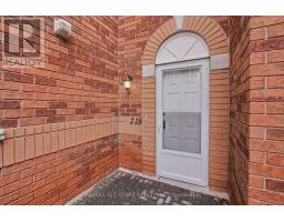 Living room - 218 12421 Ninth Line, Whitchurchstouffville, ON L4A1J3 Photo 4