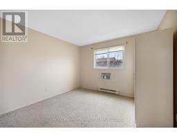 Primary Bedroom - 17 6 Charlotte Place, Brockville, ON K6V6T4 Photo 5