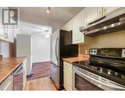 Living room - 17 6 Charlotte Place, Brockville, ON K6V6T4 Photo 3