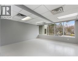 17 King Street E Unit 205, Dundas, ON L9H1B7 Photo 5