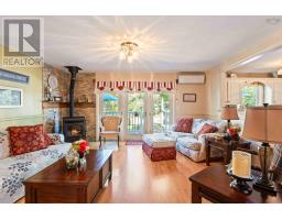 Living room - 772 Parker Mountain Road, Parkers Cove, NS B0S1A0 Photo 3