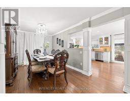 Living room - 63 Deerglen Terrace, Aurora, ON L4G6Y2 Photo 3